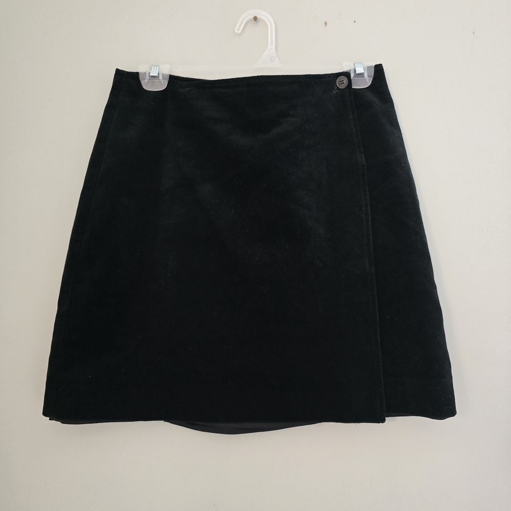 Liz Claiborne Elegant Black Mini Skirt